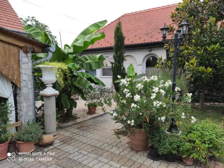 Lavendel Apartman Harkany Luaran gambar